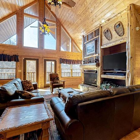 Edge Of The Park Lodge Sevierville Bagian luar foto