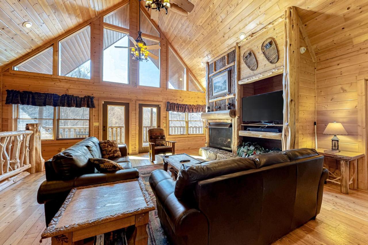 Edge Of The Park Lodge Sevierville Bagian luar foto