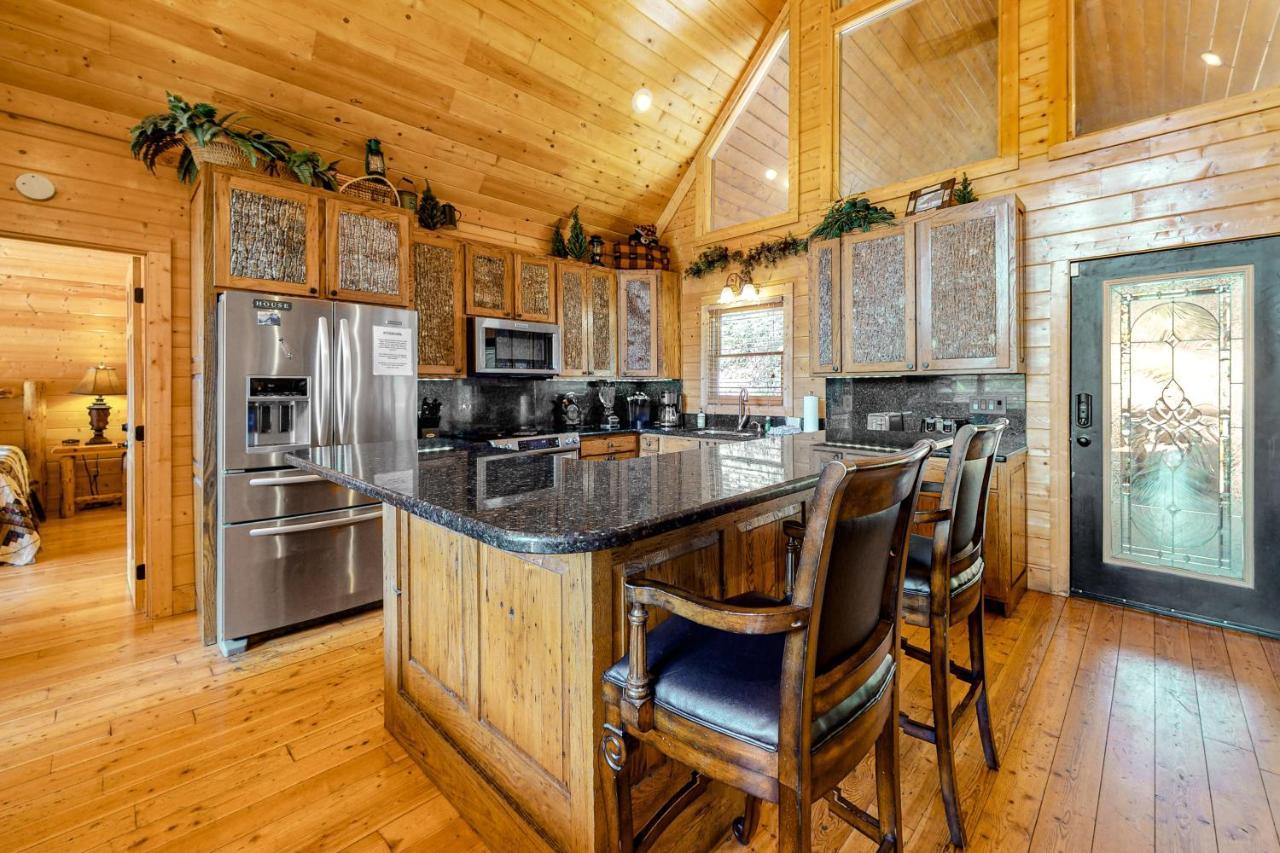 Edge Of The Park Lodge Sevierville Bagian luar foto