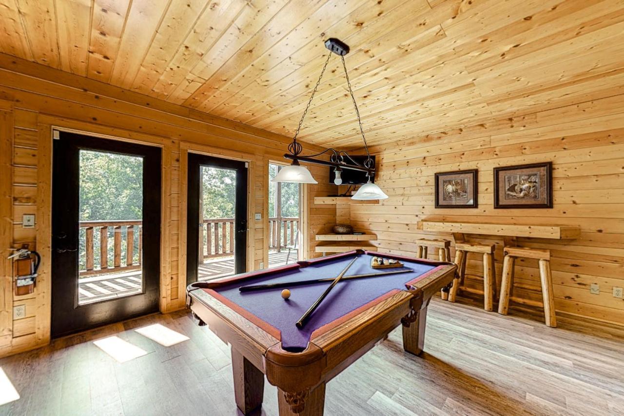 Edge Of The Park Lodge Sevierville Bagian luar foto