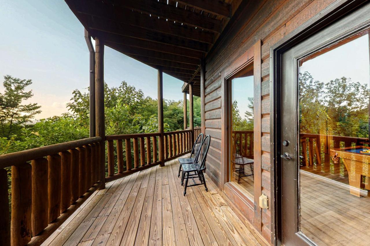 Edge Of The Park Lodge Sevierville Bagian luar foto