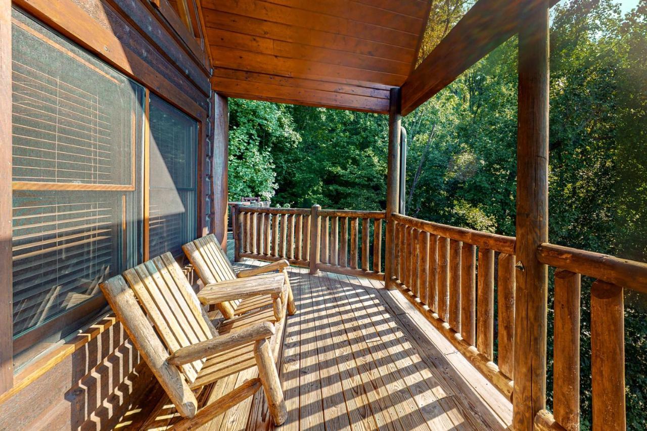 Edge Of The Park Lodge Sevierville Bagian luar foto