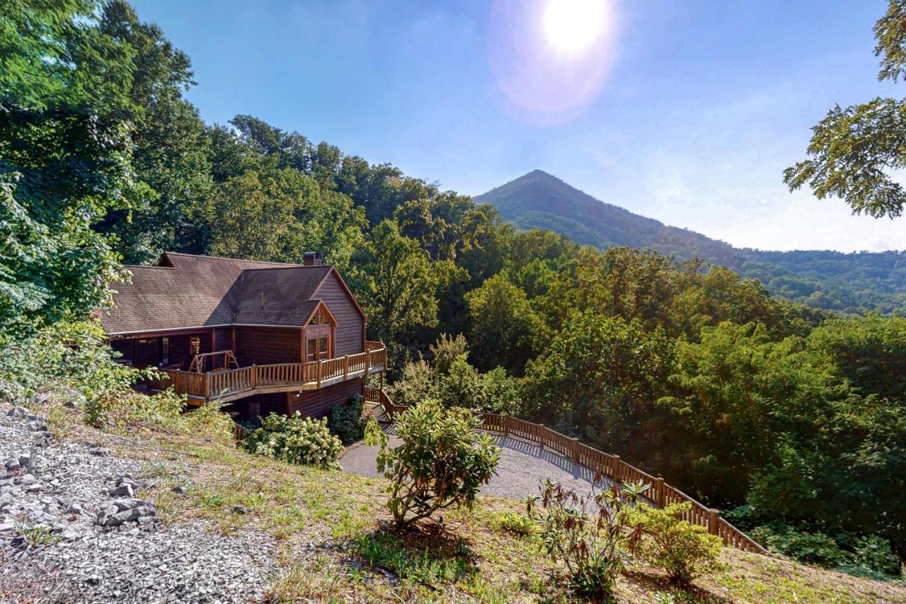 Edge Of The Park Lodge Sevierville Bagian luar foto