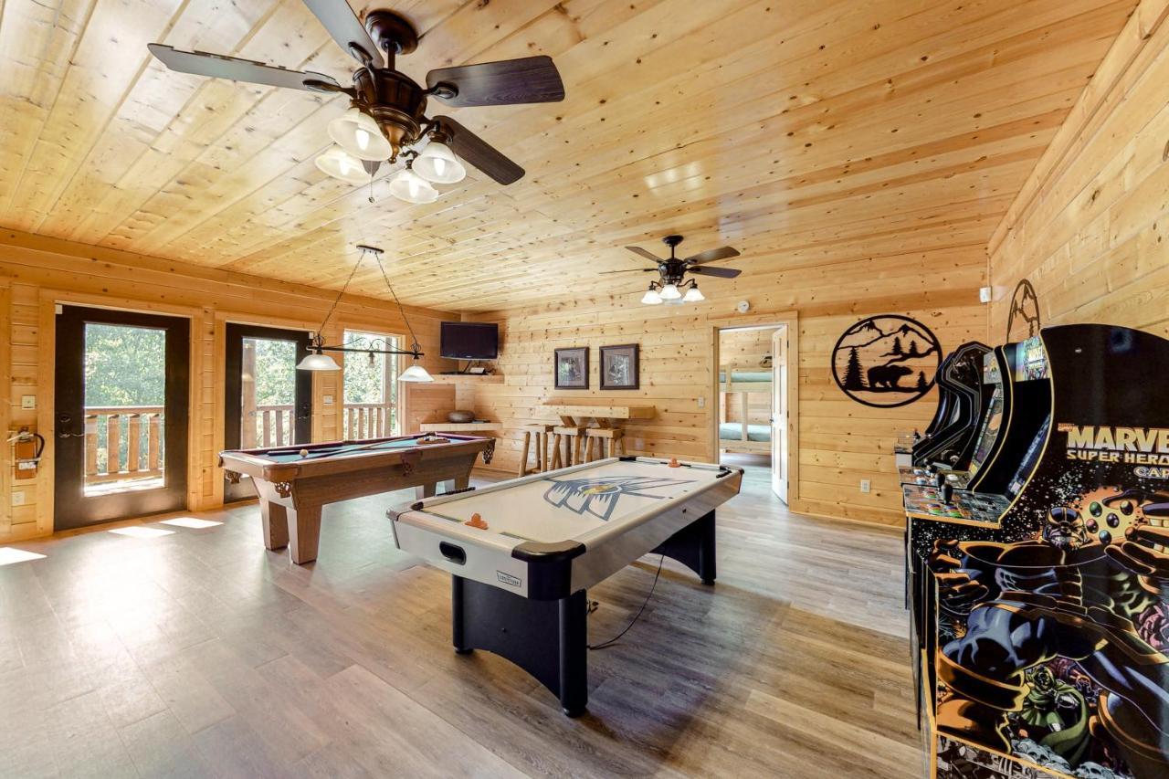 Edge Of The Park Lodge Sevierville Bagian luar foto