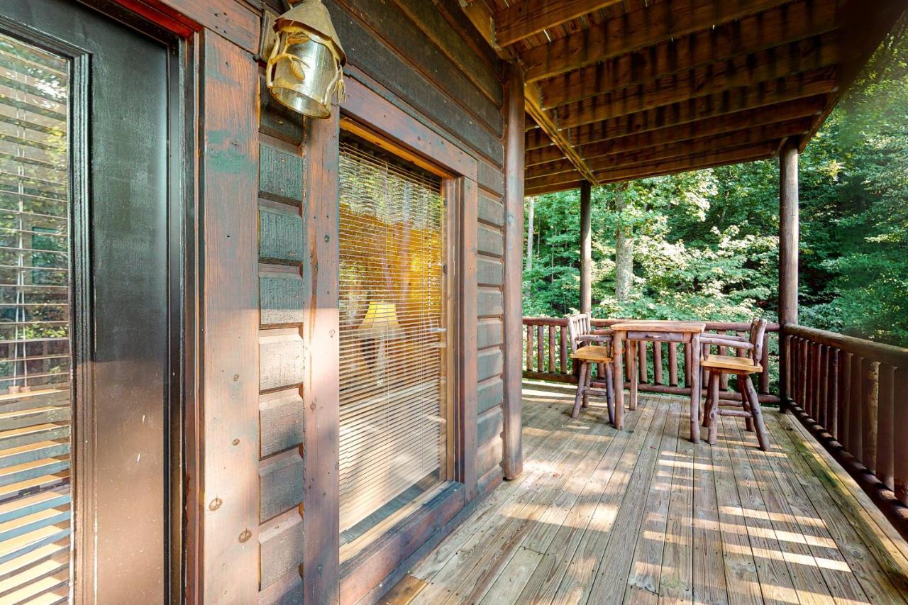 Edge Of The Park Lodge Sevierville Bagian luar foto