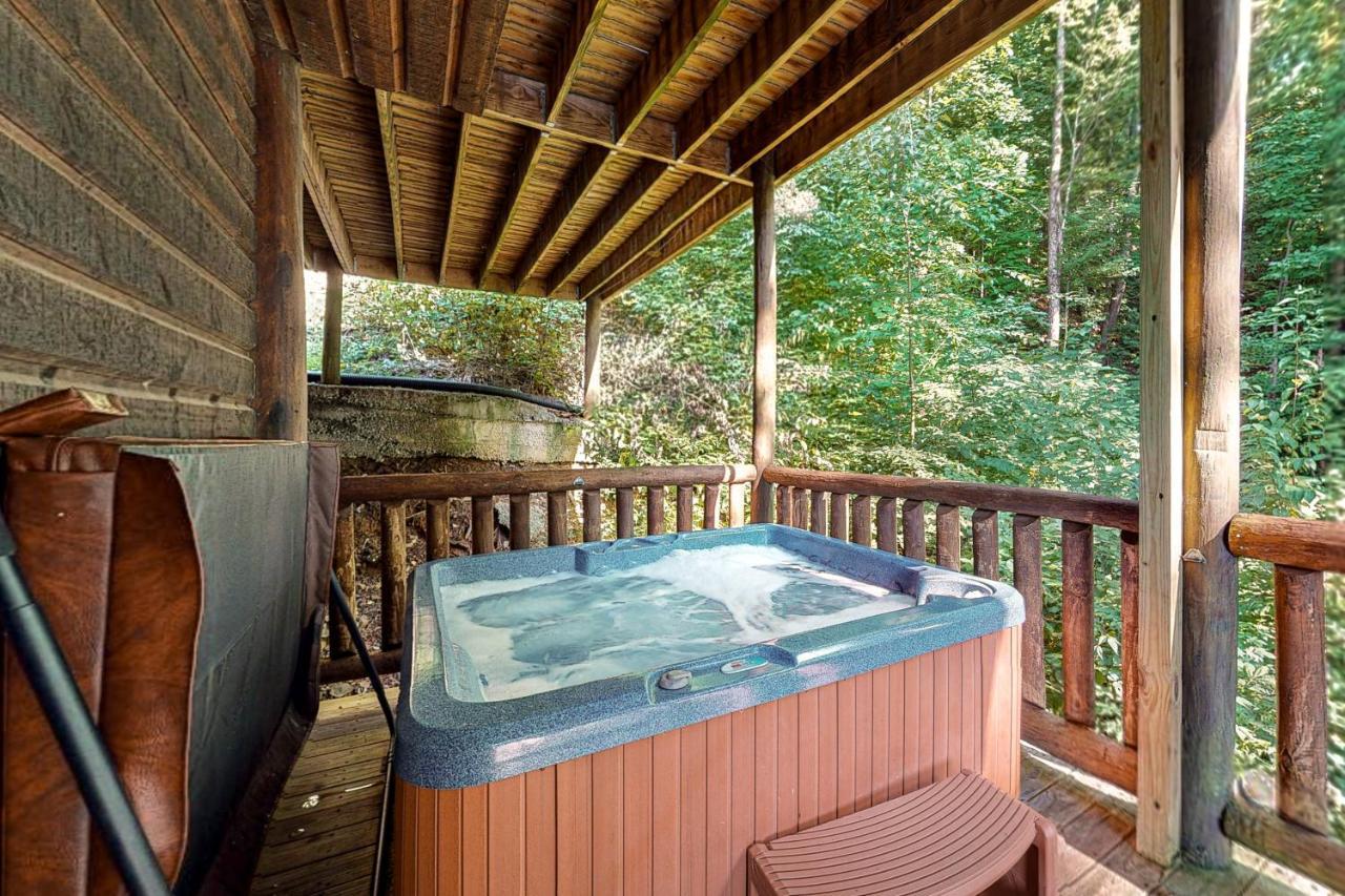 Edge Of The Park Lodge Sevierville Bagian luar foto