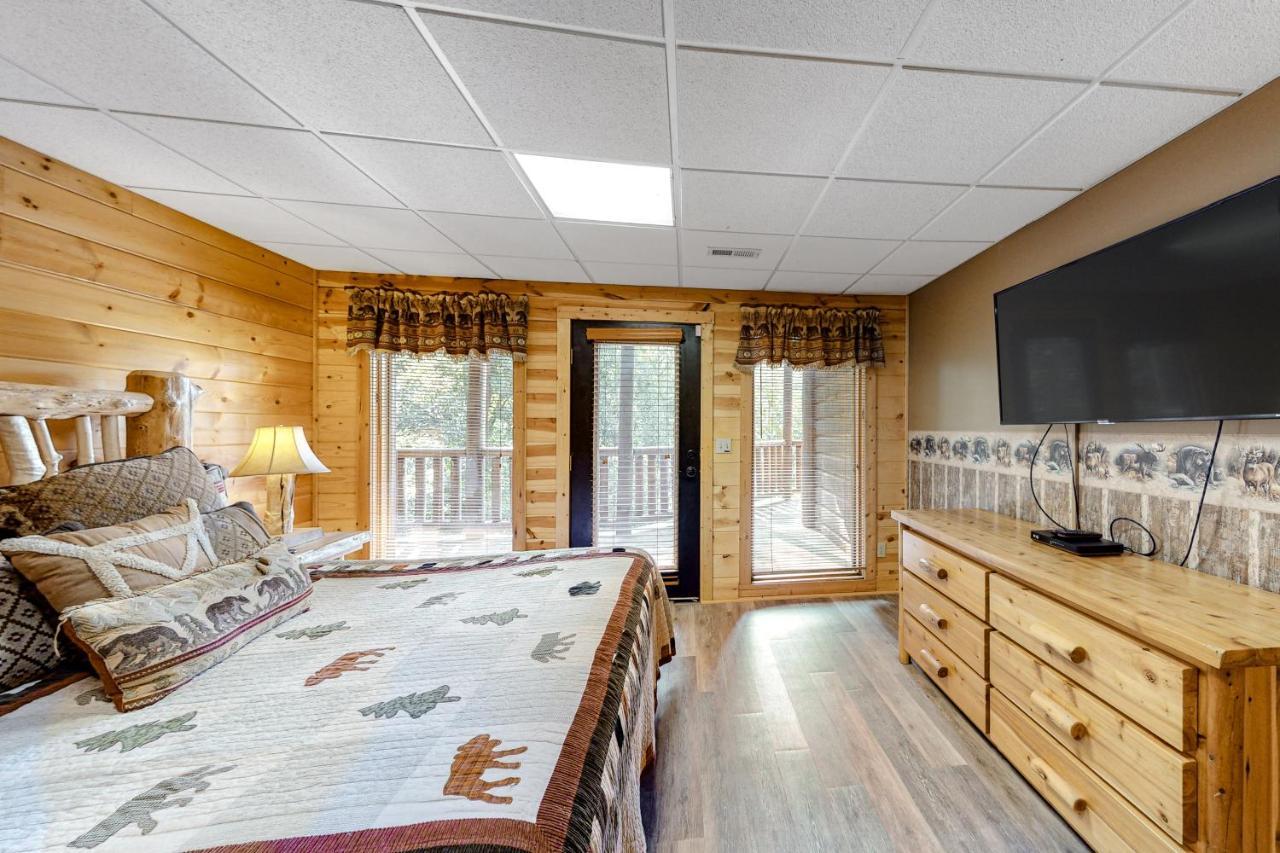 Edge Of The Park Lodge Sevierville Bagian luar foto